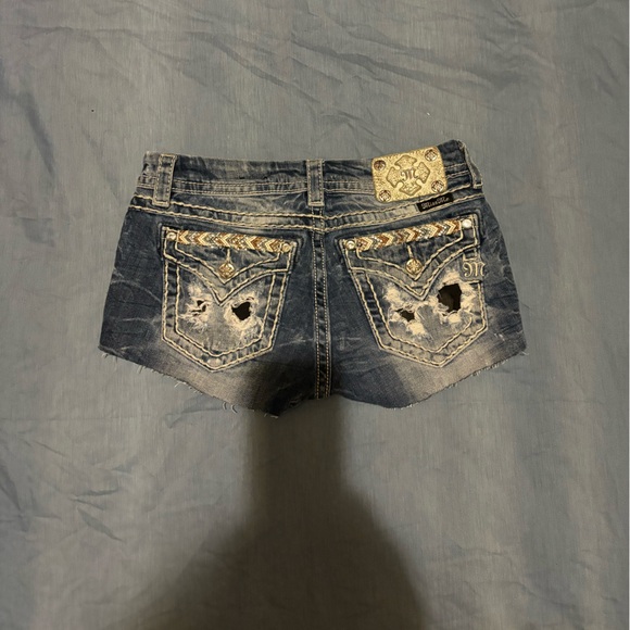 Miss me jeans. cut off jean shorts these have a distressed look size 28 - Picture 3 of 4